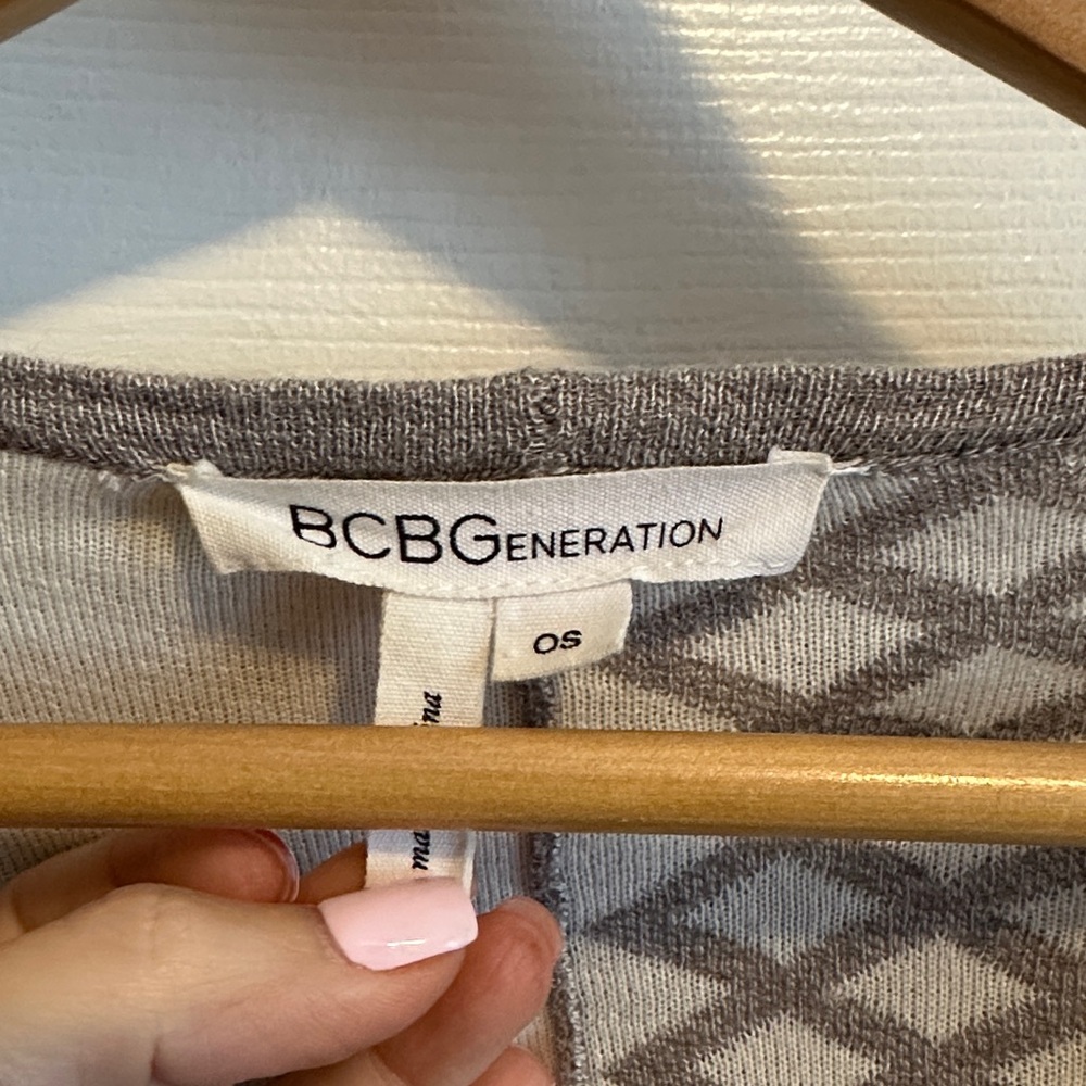 BCBGeneration Gray and White Patterned Cardigan - Picture 2 of 6